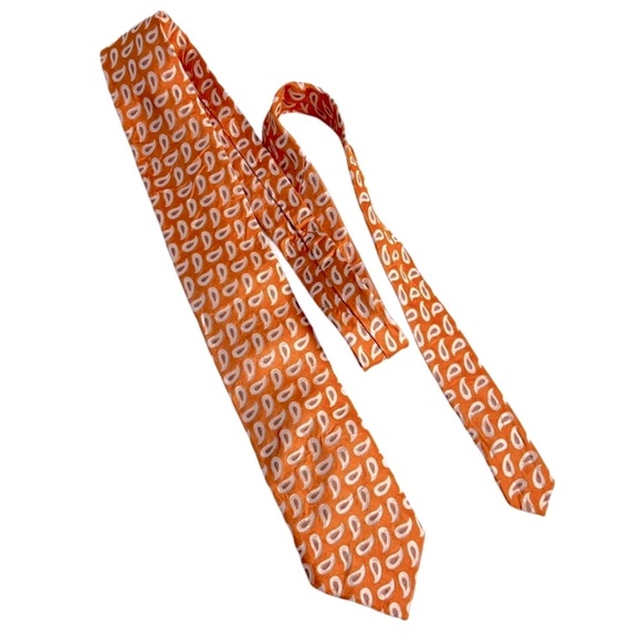 Peter Millar Tie Orange Paisley Classic - Picture 1 of 6